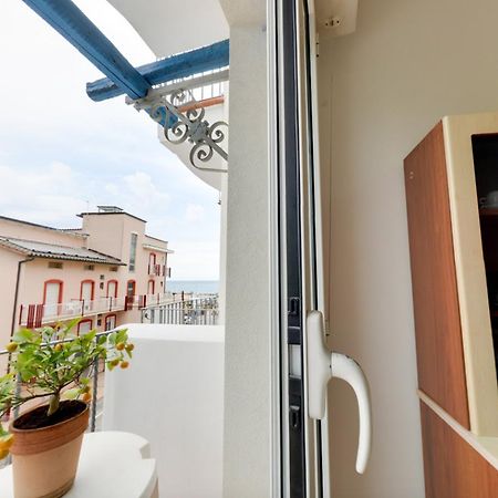 Residence Mediterraneo リミニ エクステリア 写真