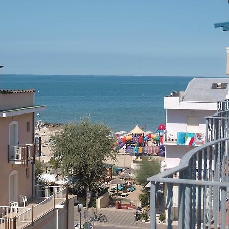 Residence Mediterraneo リミニ エクステリア 写真