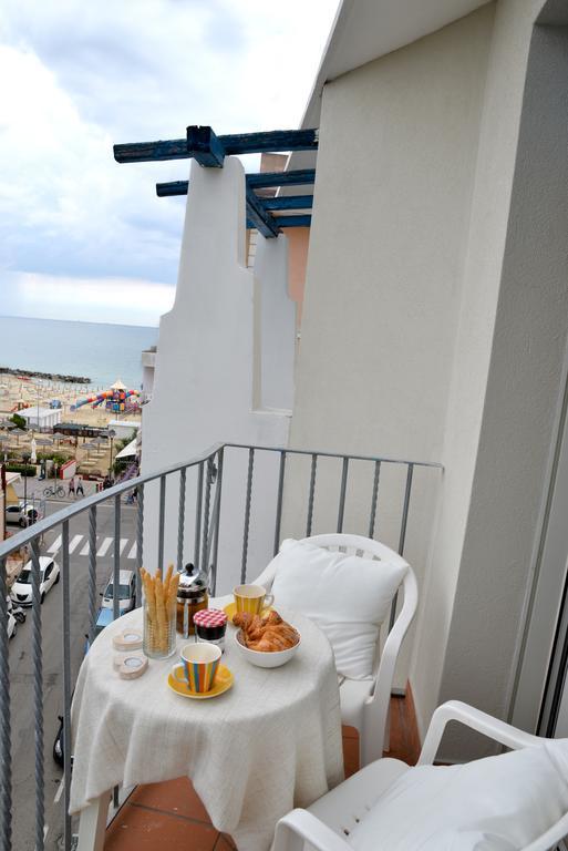 Residence Mediterraneo リミニ エクステリア 写真