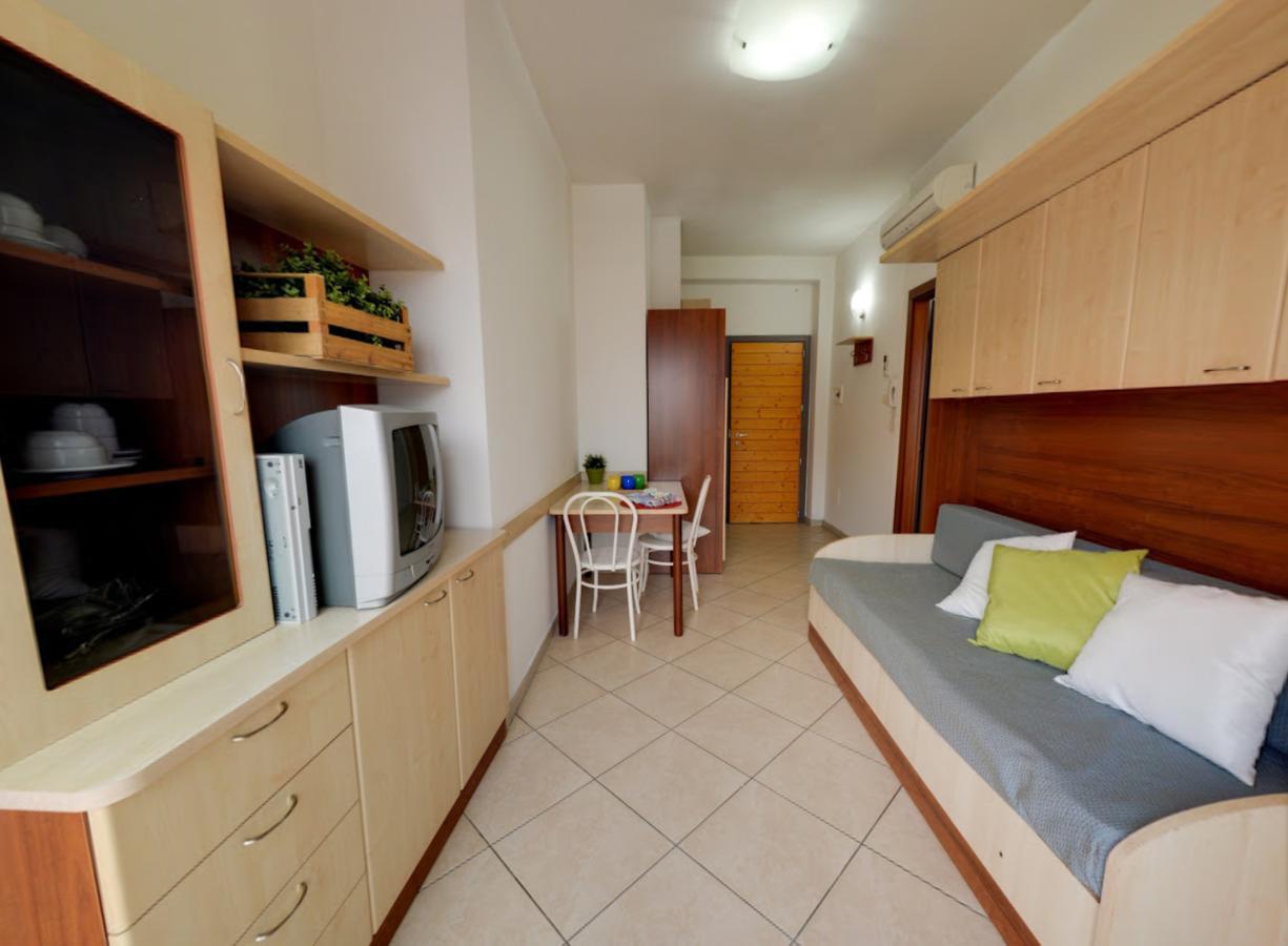 Residence Mediterraneo リミニ エクステリア 写真