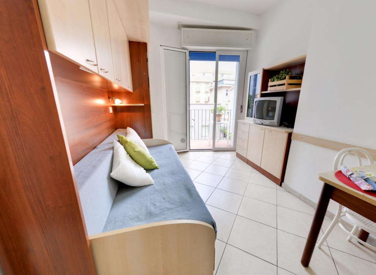 Residence Mediterraneo リミニ エクステリア 写真