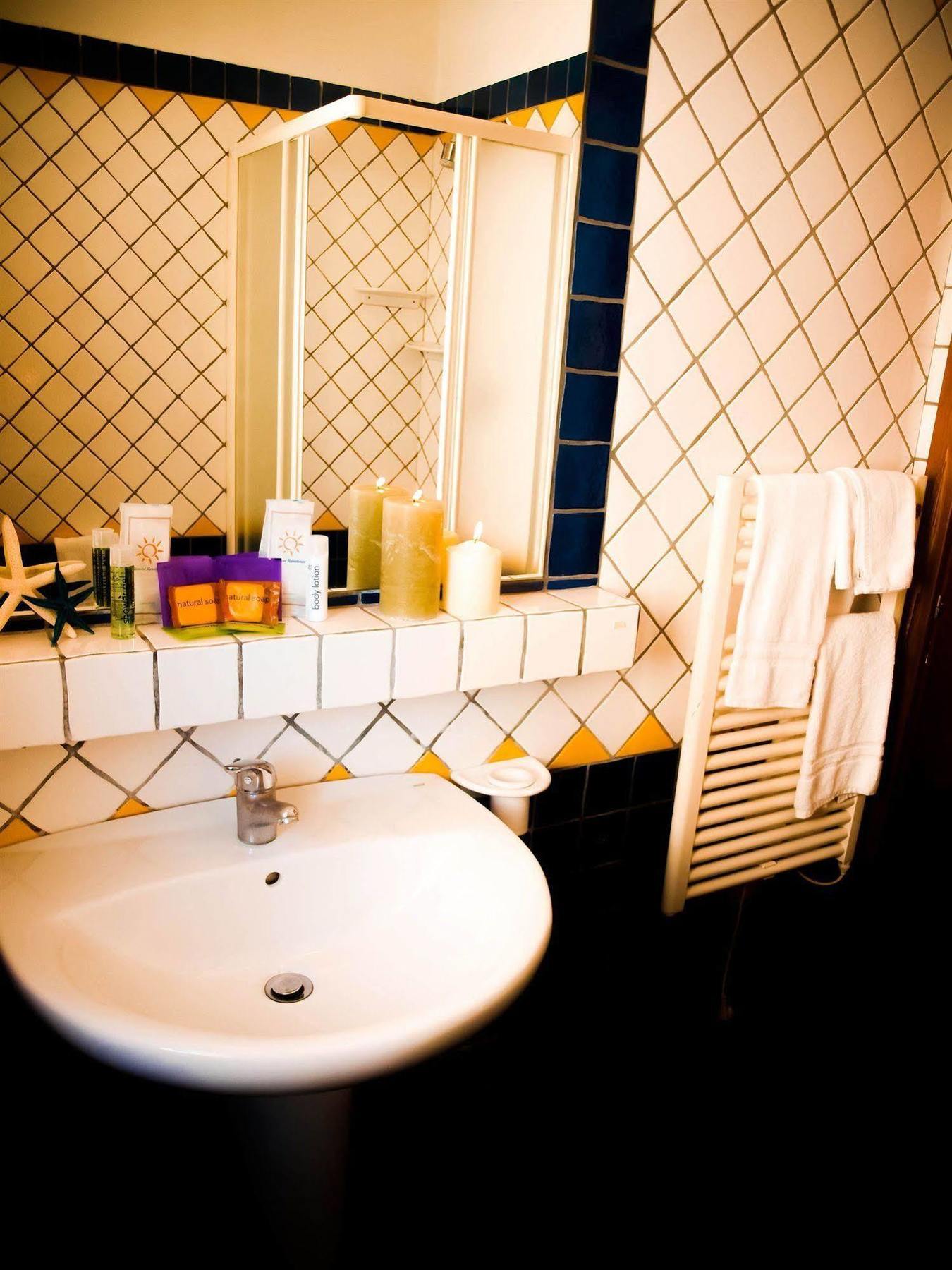 Residence Mediterraneo リミニ エクステリア 写真