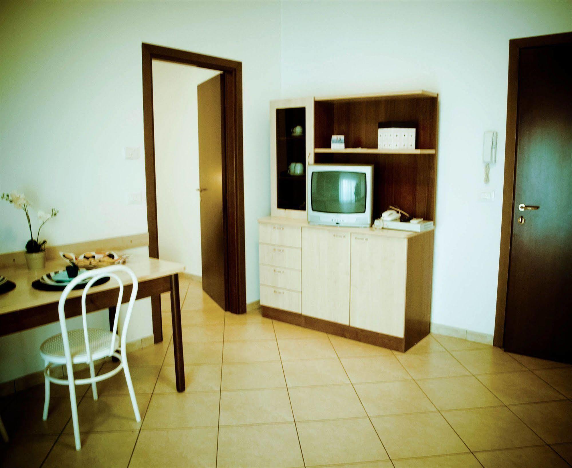 Residence Mediterraneo リミニ エクステリア 写真