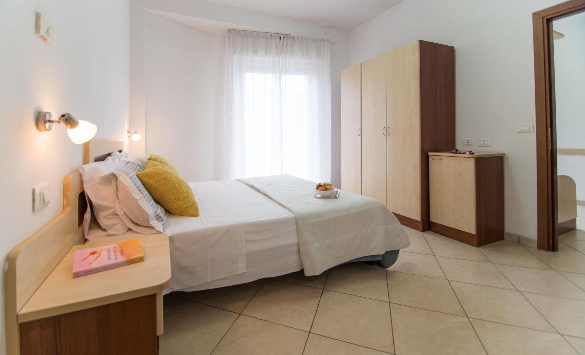Residence Mediterraneo リミニ エクステリア 写真
