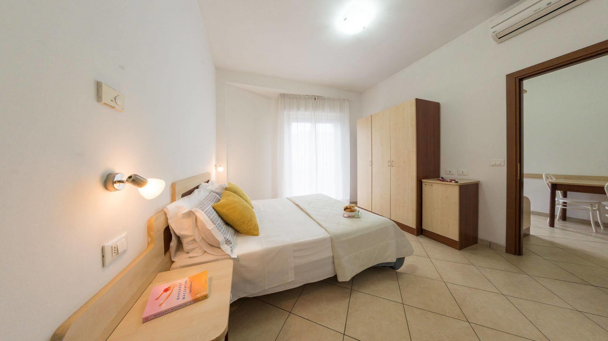 Residence Mediterraneo リミニ エクステリア 写真